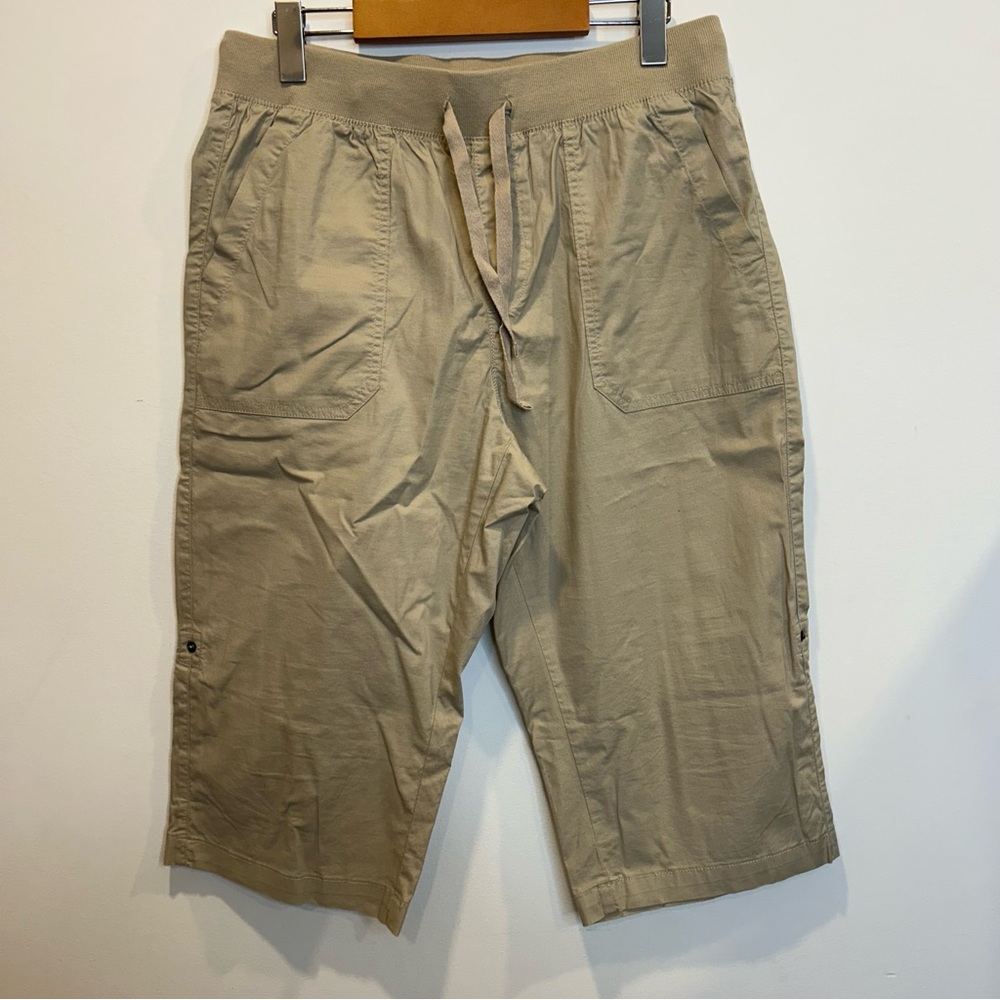 Iyla Roll Tab Beige Capri Pants